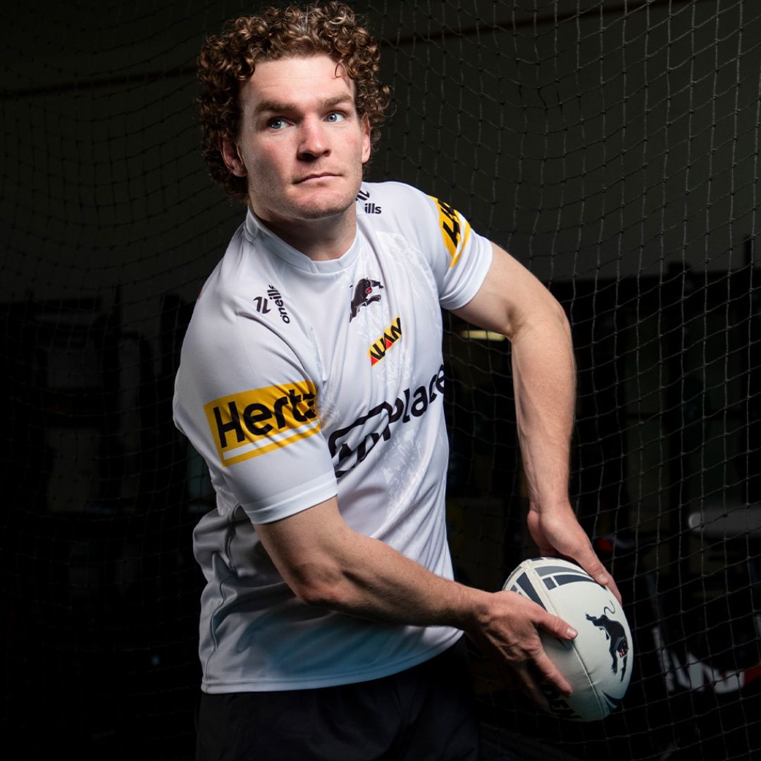 Penrith Panthers 2025 Light Training Jersey