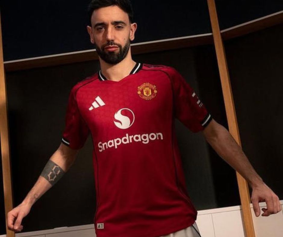 Manchester United 2025/26 Player's Edition Home Jersey Shirt